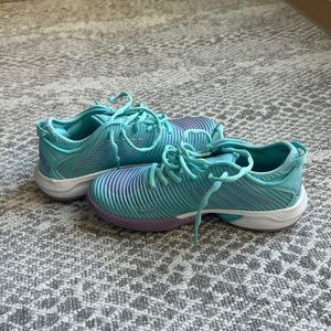 K•Swiss Hypercourt Supreme in blue/lilac size 7.5